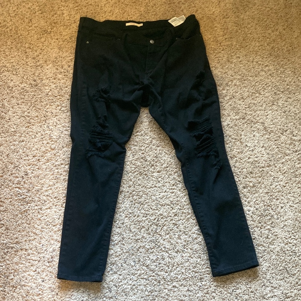 Womens Levi’s 711 skinny distressed black skinny jeans